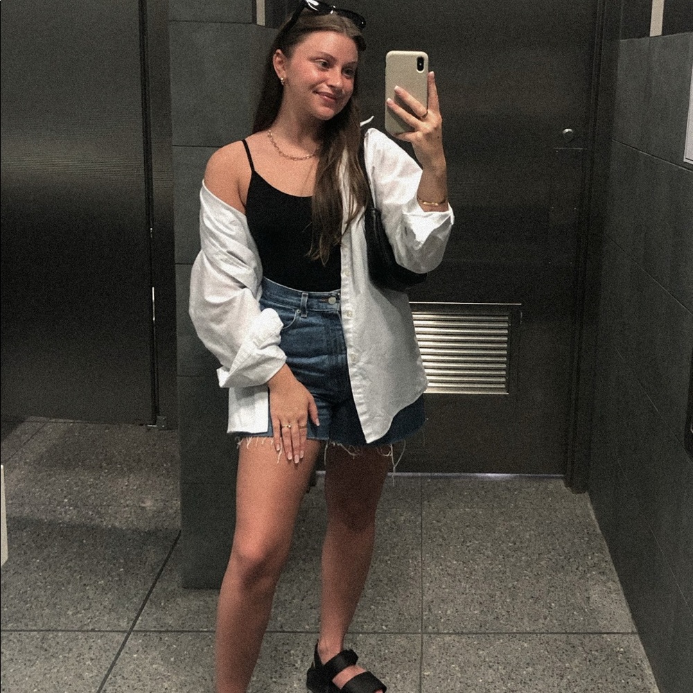 Meet your Posher, Becca